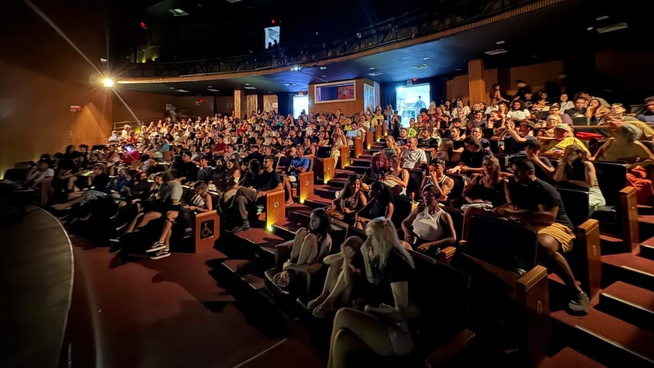 Oscar 2025,Teatro Municipal Bruno Nitz,Ainda Estou Aqui,Walter Salles,Melhor Filme Internacional,Balneário Camboriú,Fundação Cultural,cinema brasileiro,Avenida Atlântica,BC Folia,cultura,premiação,Marianna Schumacher,Sabrina Vianna