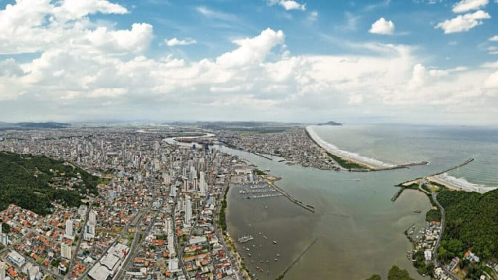 Economia azul Santa Catarina,Projetos sustentáveis litoral SC,Mapeamento setor náutico catarinense,Governança economia azul SC,Certificação Bandeira Azul praias