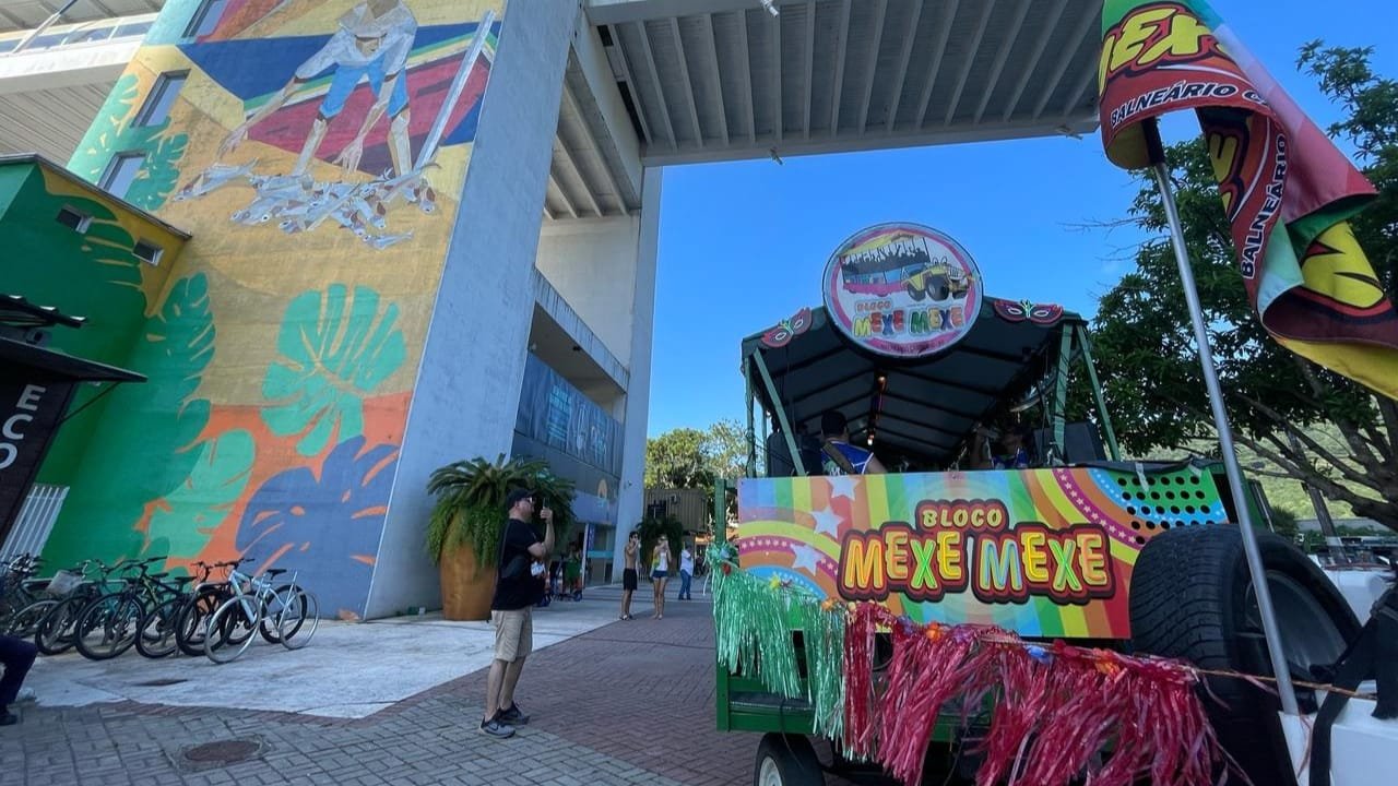 Charangas,BC Folia,marchinhas de Carnaval,Balneário Camboriú,Mexe-Mexe,Siri Sarado,Simão Wolf e Banda,programação de Carnaval