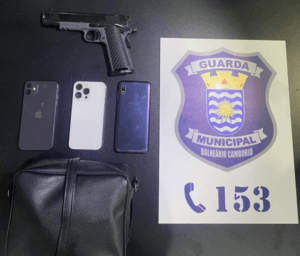 Guarda Municipal de Balneário Camboriú,roubos,menores de idade,apreensão,Bairro dos Estados,Praia Brava,Balneário Shopping,simulacro de arma,celulares,Central de Plantão Policial,segurança pública,Santa Catarina