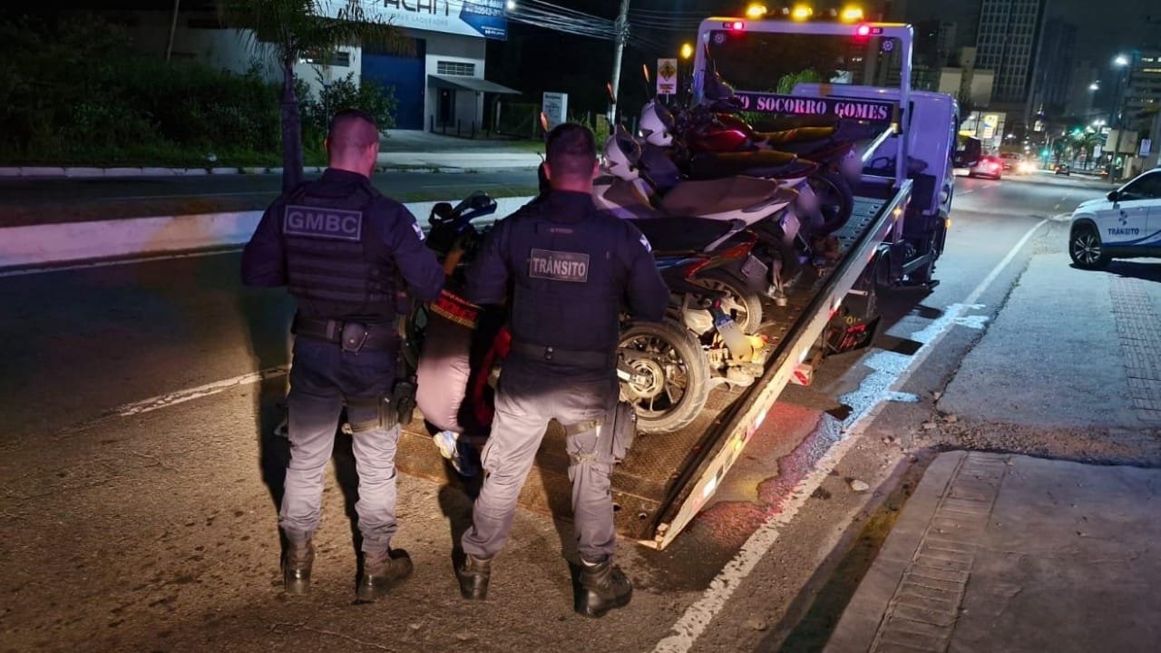Balneário Camboriú,operação de trânsito,poluição sonora,motocicletas removidas,Programa Silêncio é Saúde,Ministério Público SC,embriaguez ao volante,posse de drogas,Guarda Municipal,agentes de trânsito,infrações,fiscalização,CPP,segurança urbana,ruído excessivo