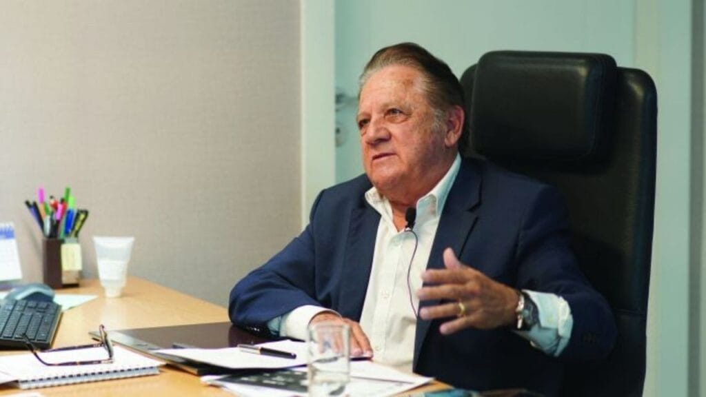 Manoel Pereira,Grupo Pereira,Empresário do Ano ACII,Fort Atacadista,Comper,Bate Forte,varejo SC,maiores supermercados,atacarejo,ABRAS,selo CAFE,Itajaí,trajetória de sucesso,R$ 15 bilhões,sustentabilidade no varejo