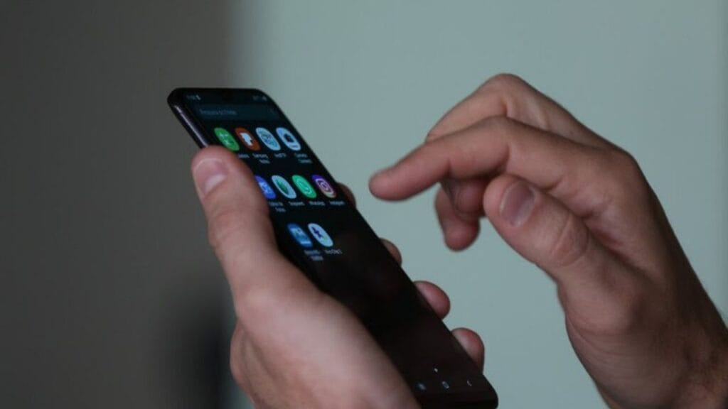 Celular Seguro,roubo de celulares,WhatsApp,crime organizado,Santa Catarina,IMEI,furto de smartphones,alerta segurança,governo federal,Manaus,Florianópolis,Anuário Segurança Pública,bloqueio de celular,revenda ilegal,golpes digitais