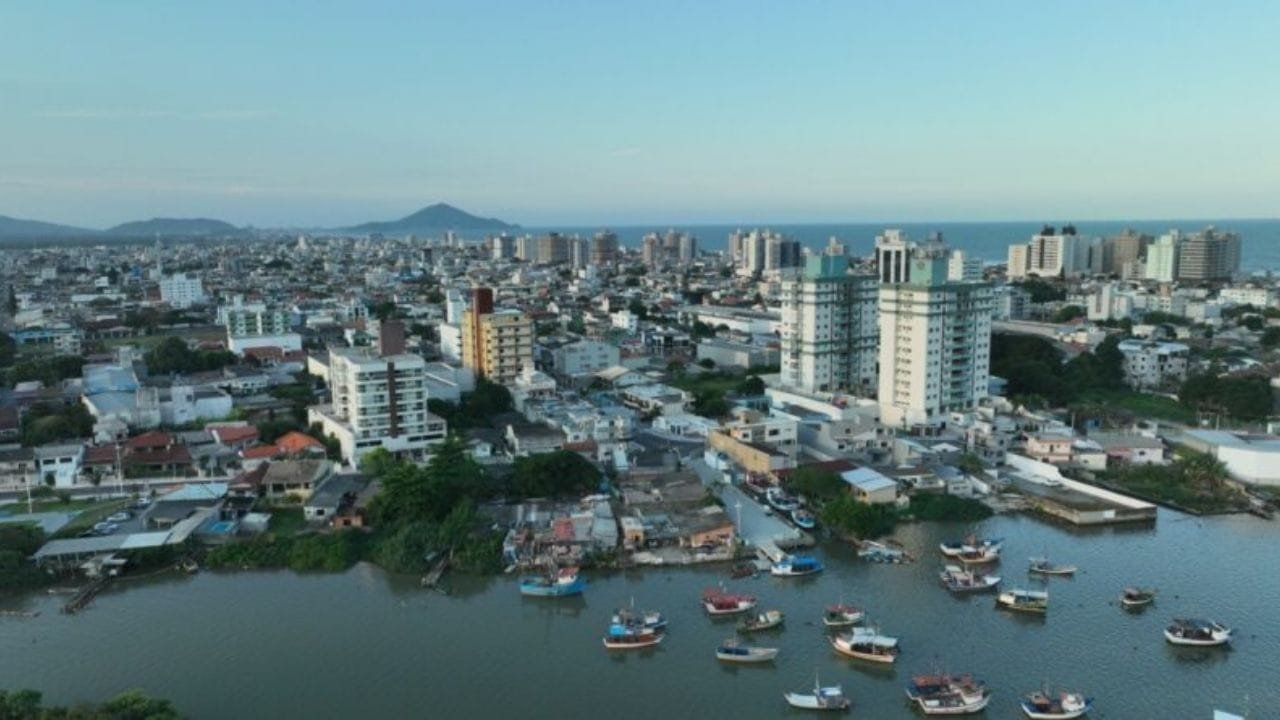Encontro conselheiros tutelares,proteção integral criança,Navegantes eventos 2024,Carlos Nicodemos palestra,Estatuto Criança Adolescente,medidas socioeducativas,CMDCA,primeira infância SC,formação conselheiros,direitos humanos SC