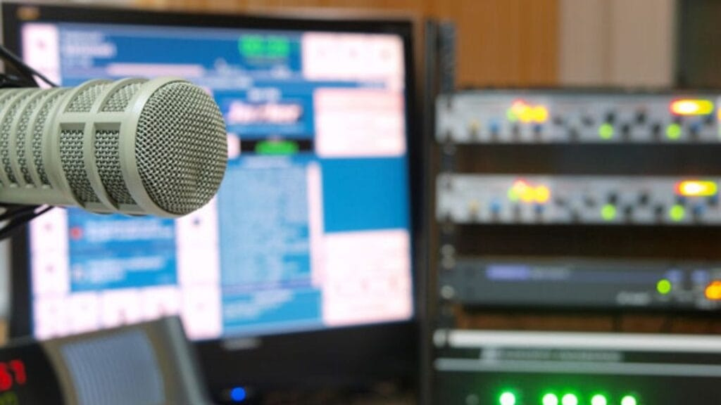 TV Câmara HD,Rádio Câmara canal 969,transmissão parlamentar,nova parabólica,sistema TVRO,Banda Ku,Câmara dos Deputados,cobertura legislativa,democracia digital,acesso à informação,tecnologia na política