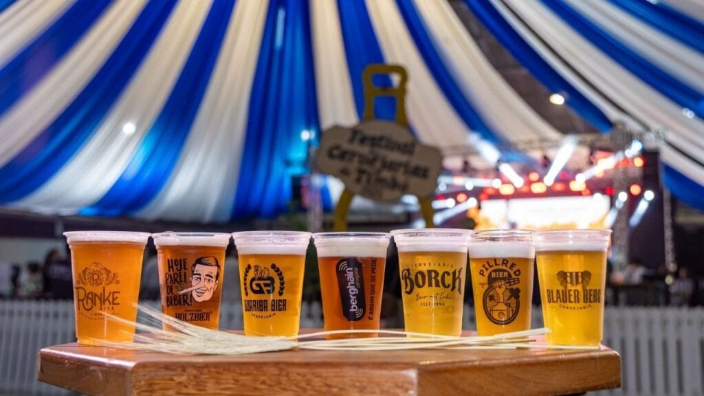 Festival das Cervejarias,Timbó,cerveja artesanal,entrada gratuita,Vera Loca,Papas da Língua,Pavilhão Henry Paul,shows nacionais,Santa Catarina,harmonização,cervejarias locais,Berghain,Blauer Berg,programação,eventos gratuitos