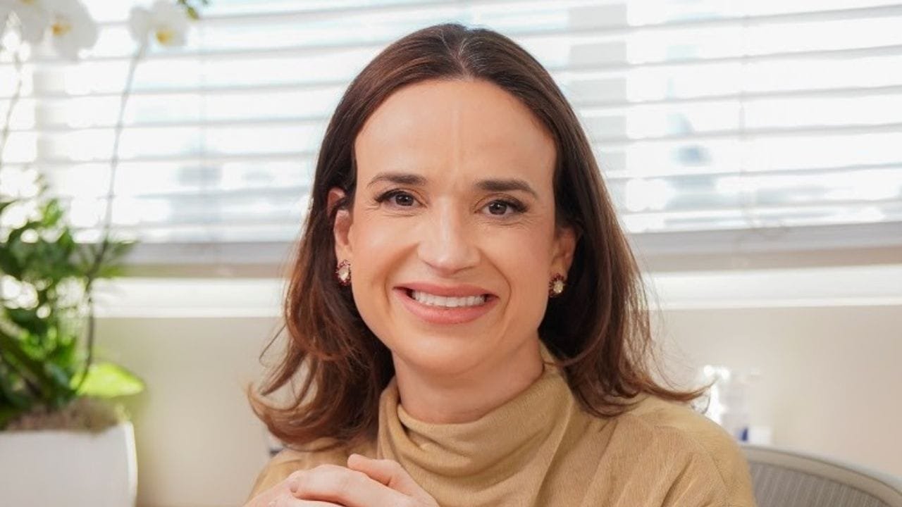 células-tronco autólogas,tratamento calvície,Dra. Débora Cadore,alopecia androgenética,medicina regenerativa,transplante capilar,Florianópolis,LipoCube,queda de cabelo,dermatologia inovadora