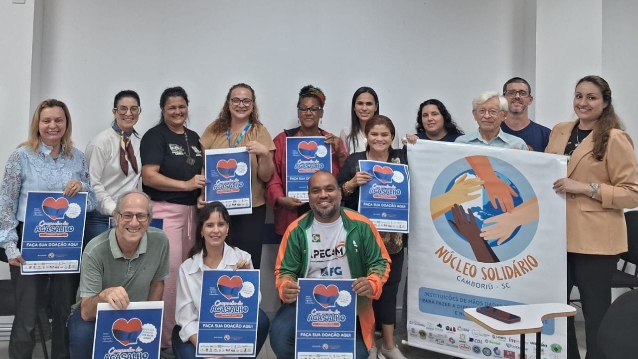 doar agasalhos Camboriú,onde doar roupas de frio,Núcleo Solidário ações,inverno solidário SC,pontos de coleta roupas,voluntariado Camboriú,projetos Águas de Camboriú,ajudar comunidade SC,instituições parceiras Camboriú,Sueli Carabajal Razão Para Recomeçar,Raquel Helm projetos sociais,aquecimento humanitário,Natal Solidário Camboriú,Dia das Crianças doações,responsabilidade social SC