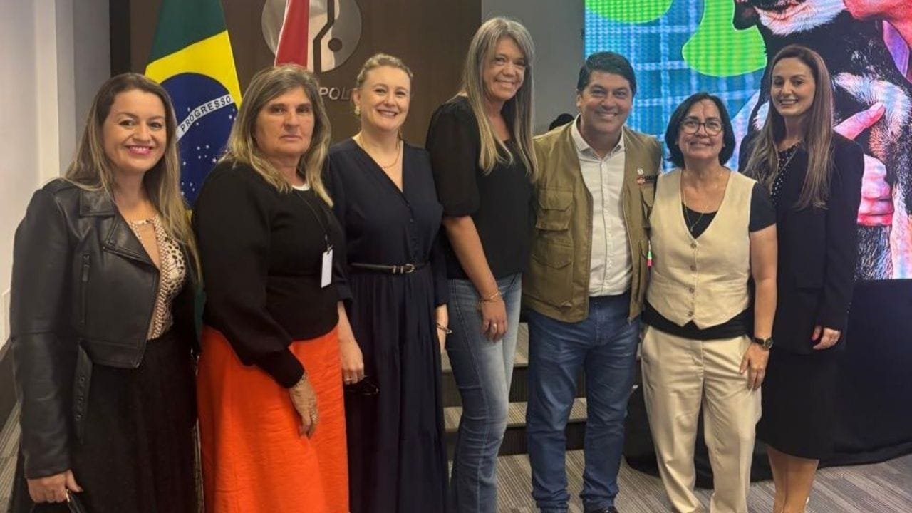 adote Itapema,Luciana Saramento FAACI,DABA Itapema,zoonoses município,edital castração SC,SEMAE programa animal,fórum proteção animal,capacitação agentes públicos,abandono de pets,educação guarda responsável,veterinária Angelika Hauffe,convênios para prefeituras,recursos para castração,pets saúde pública,eventos Florianópolis 2025