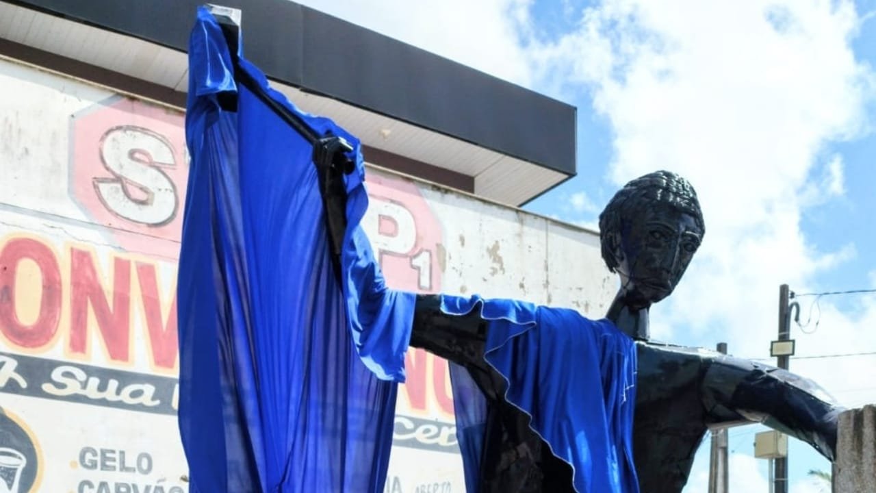 Camboriú,monumento broqueiros,Praça do Broqueiro,Jaison Bittencourt,escultura reciclada,Capital do Mármore,Leonel Pavan,141 anos,história de Santa Catarina,arte pública,mármore e granito,trabalhadores,patrimônio cultural,aniversário da cidade,Ginásio Francisco Duarte