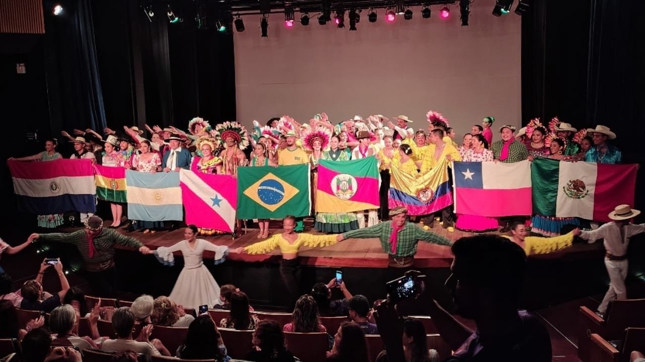 8º Encontro de Etnias BC 2025,grupos folclóricos latinos,Tropeiros do Litoral,Fundação Cultural Balneário Camboriú,AIFL,festival multicultural,tradições latino-americanas