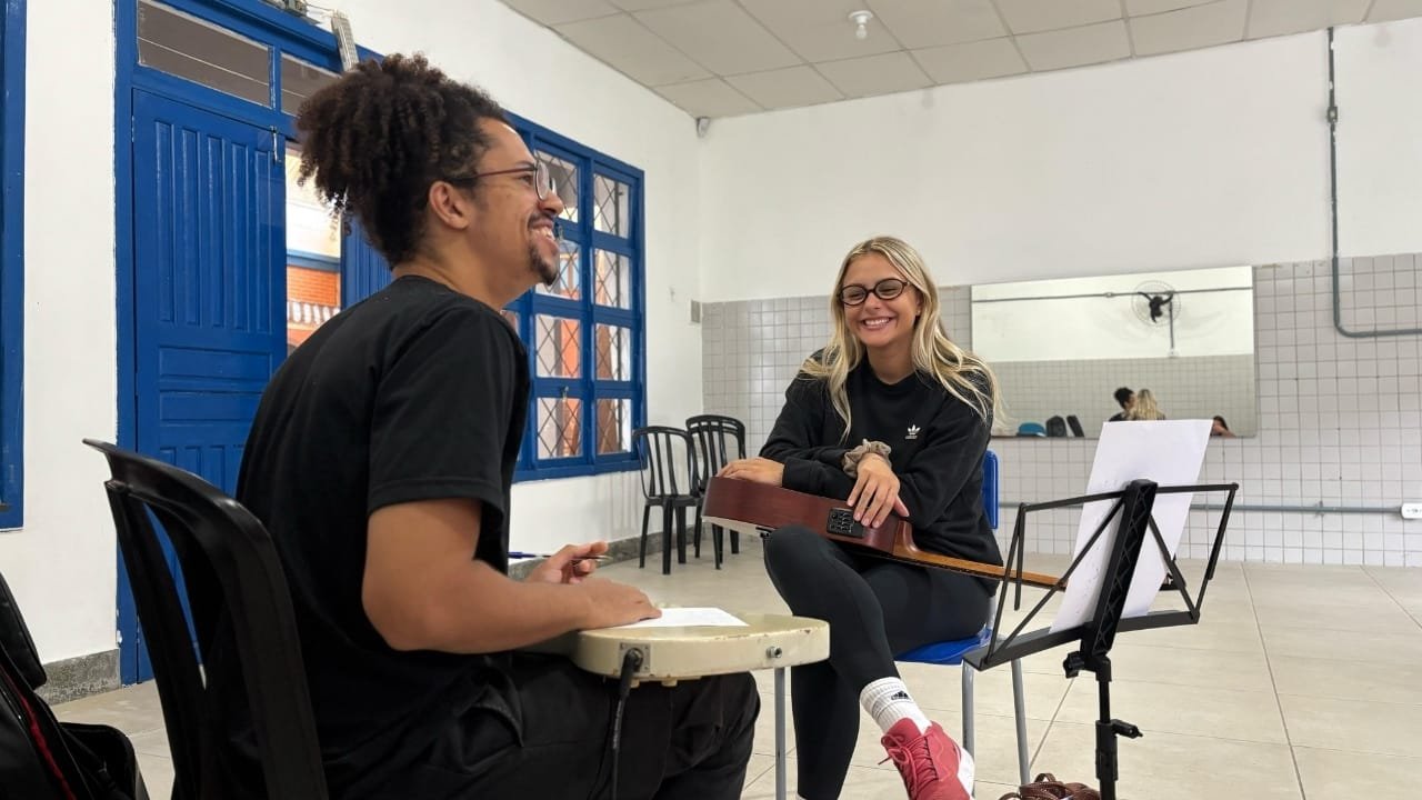 aulas de saxofone Itapema,oficinas de piano gratuitas,como aprender guitarra de graça,cursos musicais Itapema,Espaço Cultural Itapema