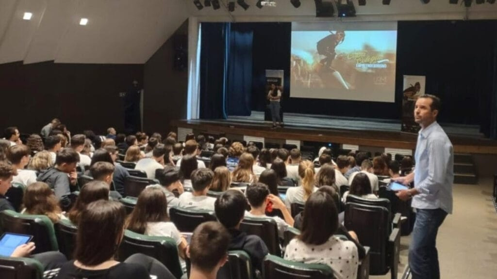 Copa Colegial,empreendedorismo,ensino médio,Silicon Valley,IA,Shark Tank,Roberto Miranda,URM Education,bolsa de estudos,Chilli Beans,Stone