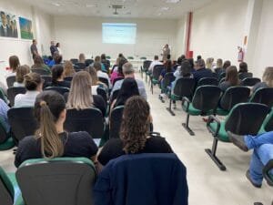 gestão hospitalar,capacitação gratuita,cultura organizacional,liderança em saúde,PROAGS,hospitais filantrópicos,treinamento para gestores,Santa Catarina,AHESC,FHESC,desenvolvimento de lideranças,excelência na saúde,comunicação em equipe,qualificação hospitalar,evento para gestores