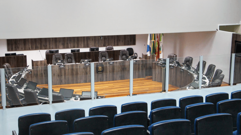 Câmara de Balneário Camboriú,sessão legislativa,projetos de lei,Dia Municipal da Democracia,Eduardo Zanatta,Rua Catanduvas,Bairro dos Municípios,Sistema Municipal de Esportes,Mazinho Miranda,Marcos Kurtz,Poder Executivo,Avenida Prefeito Meirinho,Jessé Germano Correa,plenário Vereador Walter Eilers,transmissão ao vivo
