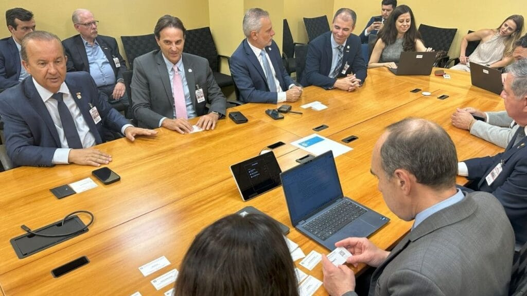 Santa Catarina,investimentos em Santa Catarina,governador Jorginho Mello,missão internacional,Nova York,Washington,Banco Mundial,financiamento para infraestrutura,projetos estratégicos SC,ViaMar,Mirante da Serra do Rio do Rastro,Porto de Imbituba,parcerias público-privadas,IFC,International Finance Corporation,economia catarinense,responsabilidade fiscal,crescimento sustentável,atração de investidores.