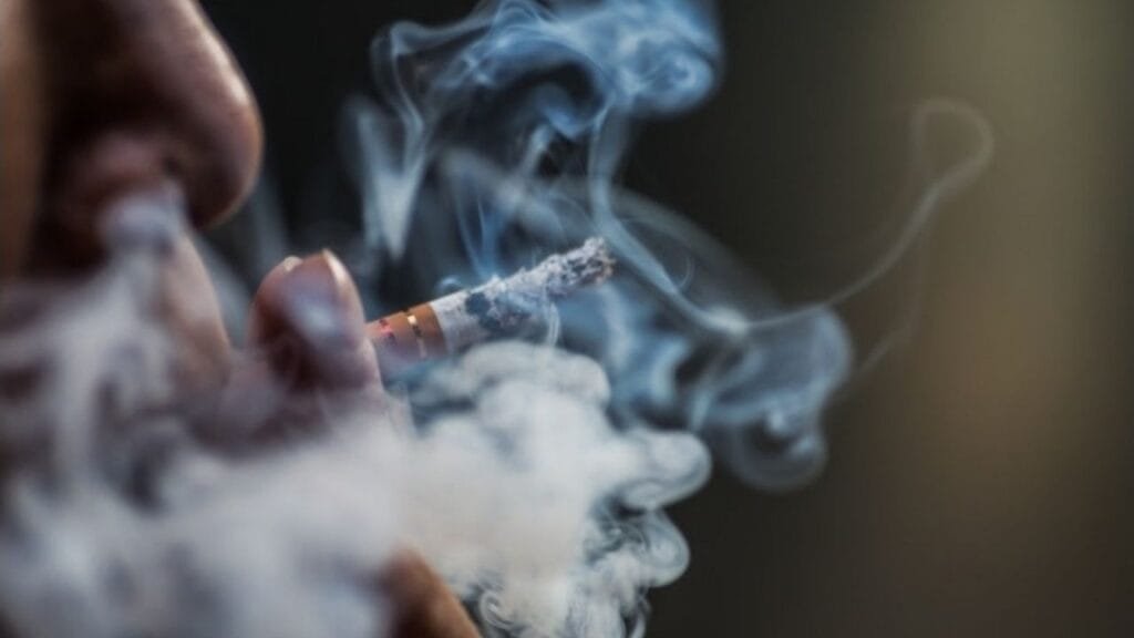 Tabagismo,Dia Mundial Sem Tabaco,saúde dos olhos,doenças oculares,catarata,degeneração macular,glaucoma,exoftalmia,olho seco,fumaça do cigarro,cigarro e visão,fumo passivo,Organização Mundial da Saúde,cessação do tabaco,riscos do cigarro