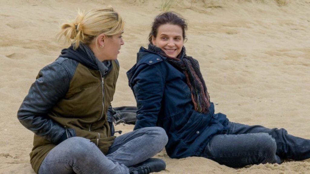 Juliette Binoche,filme francês,Paradigma Cine Arte,Entre Dois Mundos,Festival de Cannes,cinema europeu,Emmanuel Carrère,melhor atriz César,exibição de filmes,programação de cinema,A Faxineira,Florence Aubenas,trabalho precarizado,cinema em Florianópolis,Terças Sonoras