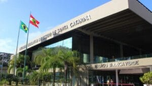 FIESC,Código Ambiental de Santa Catarina,Ação Direta de Inconstitucionalidade,STF,legislação ambiental,defesa constitucional,setor produtivo catarinense,desenvolvimento sustentável,autonomia estadual,Alesc
