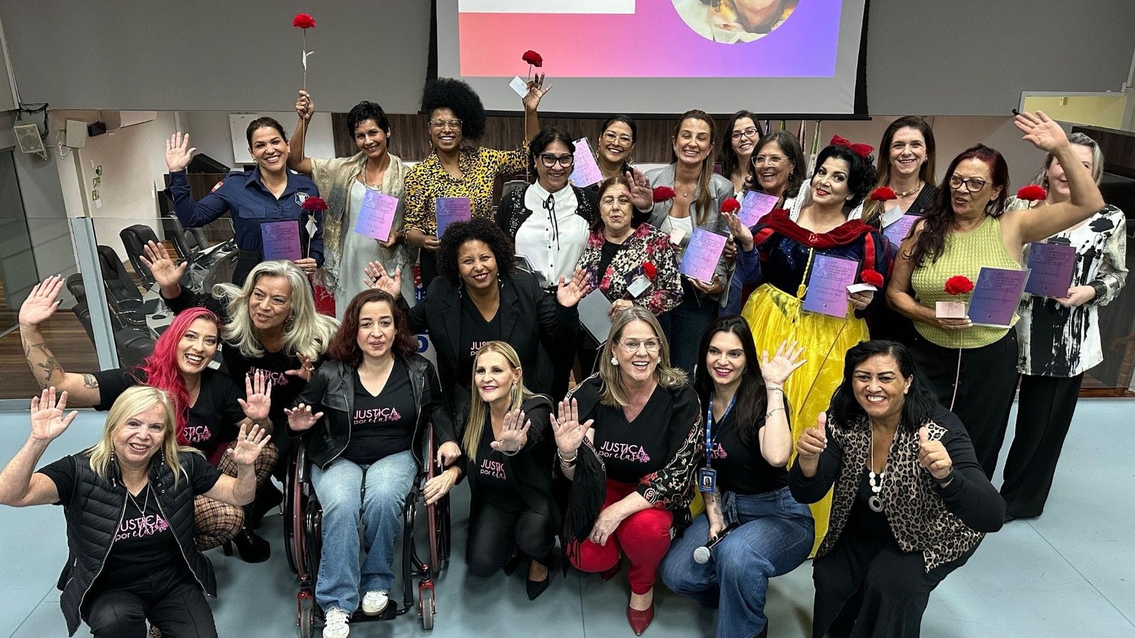 Prêmio Ação da Mulher Trabalhista,Zilda Arns,Juliana Pavan,protagonismo feminino,mulheres na política,empoderamento feminino,Balneário Camboriú,homenagem mulheres 2025,Associação da Mulher Trabalhista AMT,liderança feminina SC