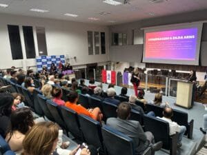 Prêmio Ação da Mulher Trabalhista,Zilda Arns,Juliana Pavan,protagonismo feminino,mulheres na política,empoderamento feminino,Balneário Camboriú,homenagem mulheres 2025,Associação da Mulher Trabalhista AMT,liderança feminina SC