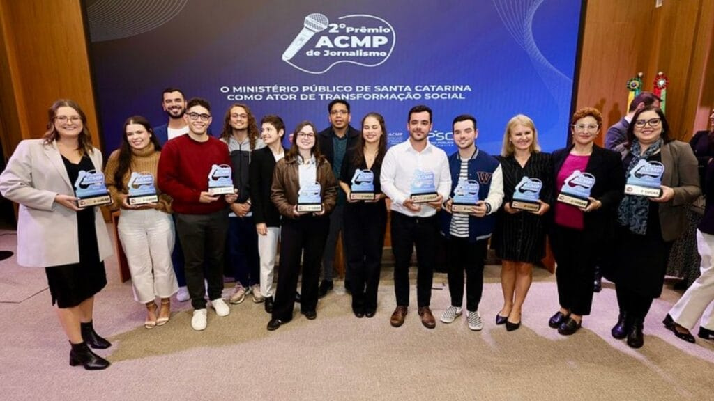 Prêmio ACMP,jornalismo catarinense,Ministério Público de Santa Catarina,reportagens premiadas,Florianópolis,transformação social,jornalismo investigativo,comunicação institucional,premiação jornalística,rádio Peperi FM,ND Mais Florianópolis,NSC TV Criciúma,UFSC,combate à violência,jornalismo universitário