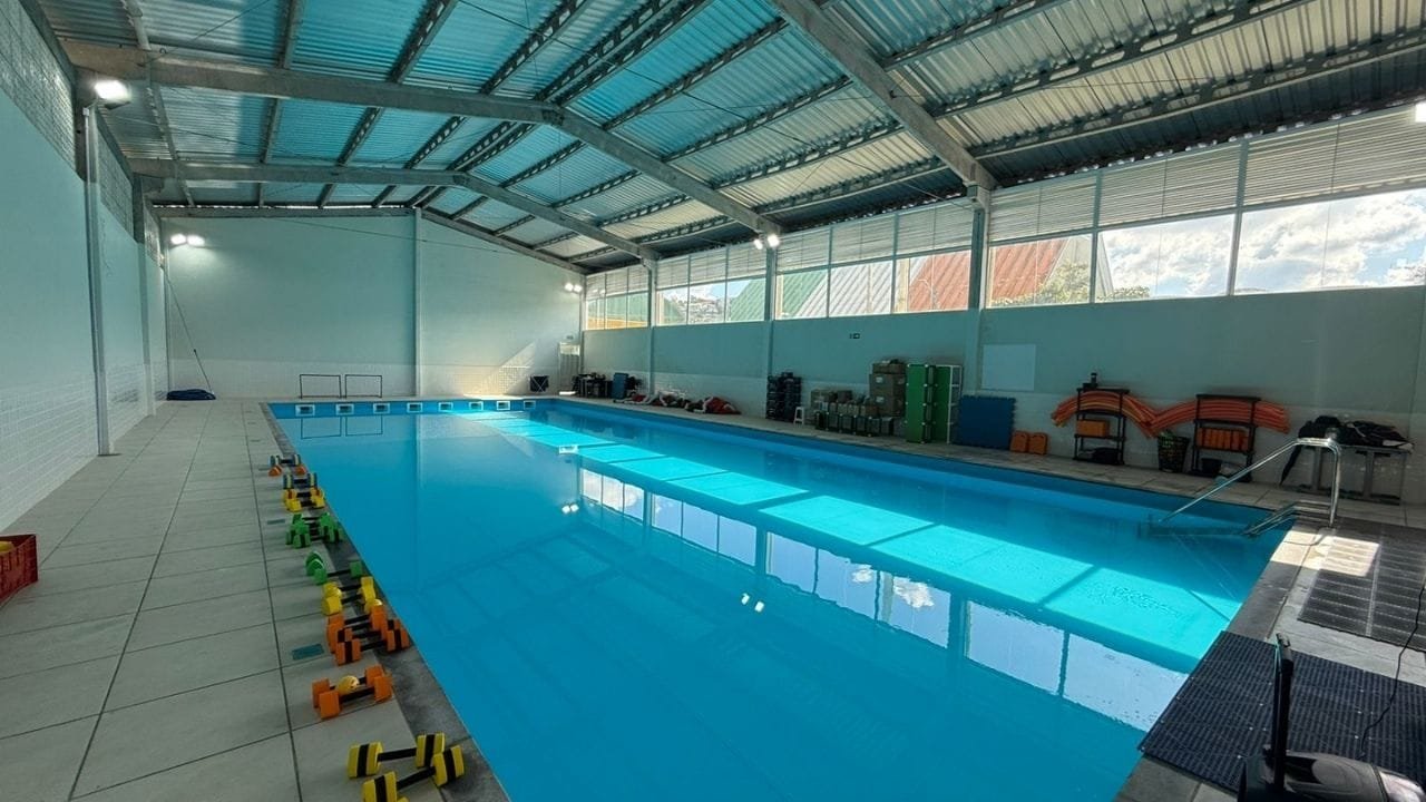 Projeto NADAR Camboriú,natação gratuita Camboriú,inclusão social através do esporte,Fundação Municipal de Esportes Camboriú,Escola CAIC natação