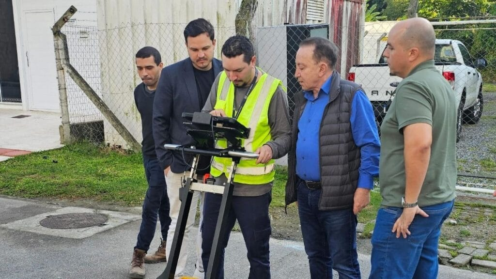 georadar em Balneário Camboriú,mapeamento de redes subterrâneas,saneamento Balneário Camboriú,tecnologia em saneamento,Emasa Balneário Camboriú