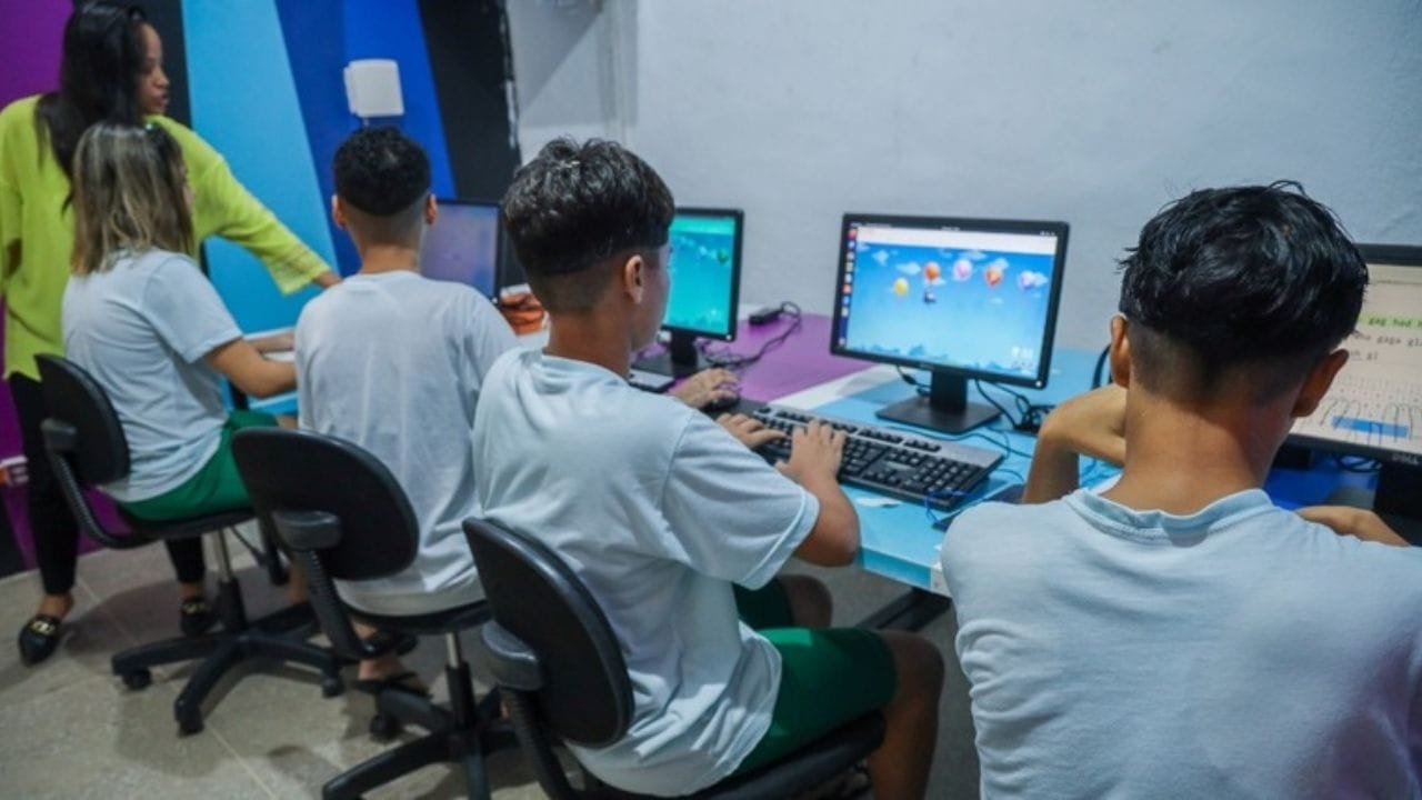 internet nas escolas,Escolas Conectadas,inclusão digital,conectividade escolar