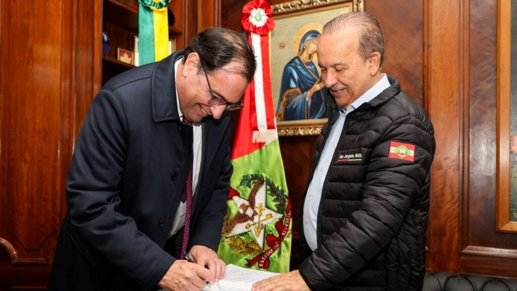 Jorginho Mello retorna,missão oficial Ásia,governo Santa Catarina