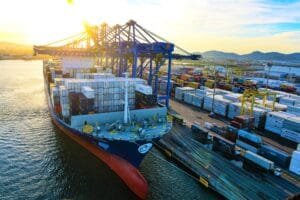 logística Santa Catarina,Egídio Martorano Fiesc,Logistique 2025,Expocentro BC,transporte rodoviário SC,dragagem Baía da Babitonga,porto de Itajaí,porto de Imbituba,logística Brasil,ranking CLP logística