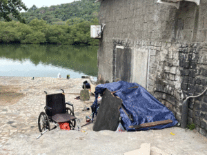 ação integrada,invasões irregulares,limpeza urbana,apoio social,denúncia invasão,Balneário Camboriú,mutirão urbano,contensão ocupação,vulnerabilidade social,subprefeitura,Secretaria de Segurança,Departamento de Contenção,moradores irregulares,Rio Camboriú,bairro Barra