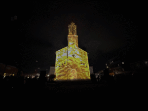 Festa do Divino Camboriú,show de luzes igreja matriz,espetáculo visual Camboriú,evento cultural religioso SC,projeção mapeada Camboriú,Leonel Pavan,cultura e tecnologia