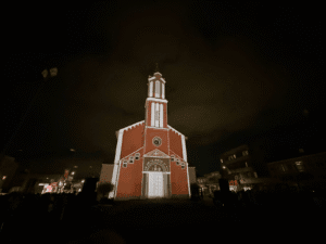 Festa do Divino Camboriú,show de luzes igreja matriz,espetáculo visual Camboriú,evento cultural religioso SC,projeção mapeada Camboriú,Leonel Pavan,cultura e tecnologia