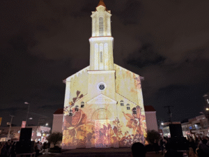 Festa do Divino Camboriú,show de luzes igreja matriz,espetáculo visual Camboriú,evento cultural religioso SC,projeção mapeada Camboriú,Leonel Pavan,cultura e tecnologia