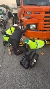 acidente BR-101 Itajaí,atendimento agente trânsito BC,motociclista acidente BR-101,socorro ambulância Arteris,segurança viária