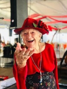 Baile Memória Viva Balneário Camboriú,homenagem idosos BC,Casa da Sogra evento,Araci Salomoni Eulina Silveira