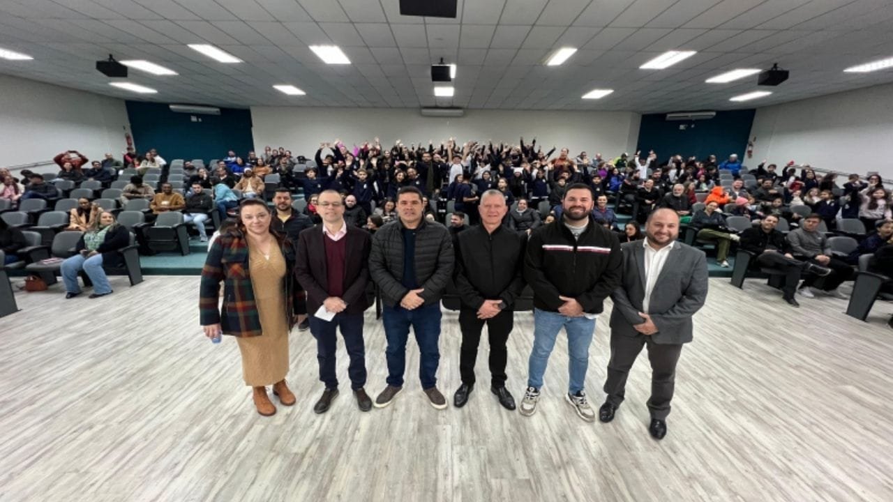 Projeto Saúde na Escola Itajaí,educação e saúde SC,prevenção escolar,bem-estar nas escolas