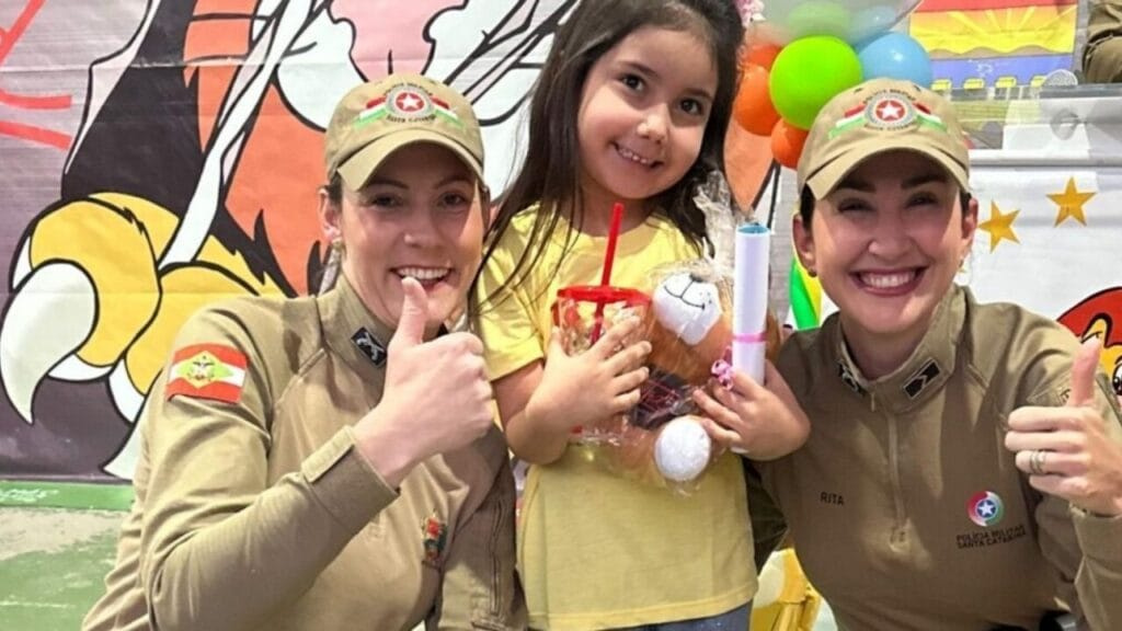 Polícia Militar Camboriú,formatura PROERD 2025,programa de resistência às drogas,educação preventiva,segurança escolar