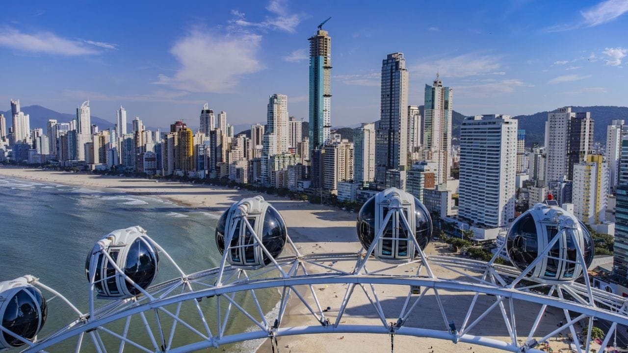 61 anos Balneário Camboriú,FG Big Wheel promoção,desconto para moradores BC,férias julho Santa Catarina,turismo Balneário Camboriú,roda-gigante FG Big Wheel,atrações Balneário Camboriú