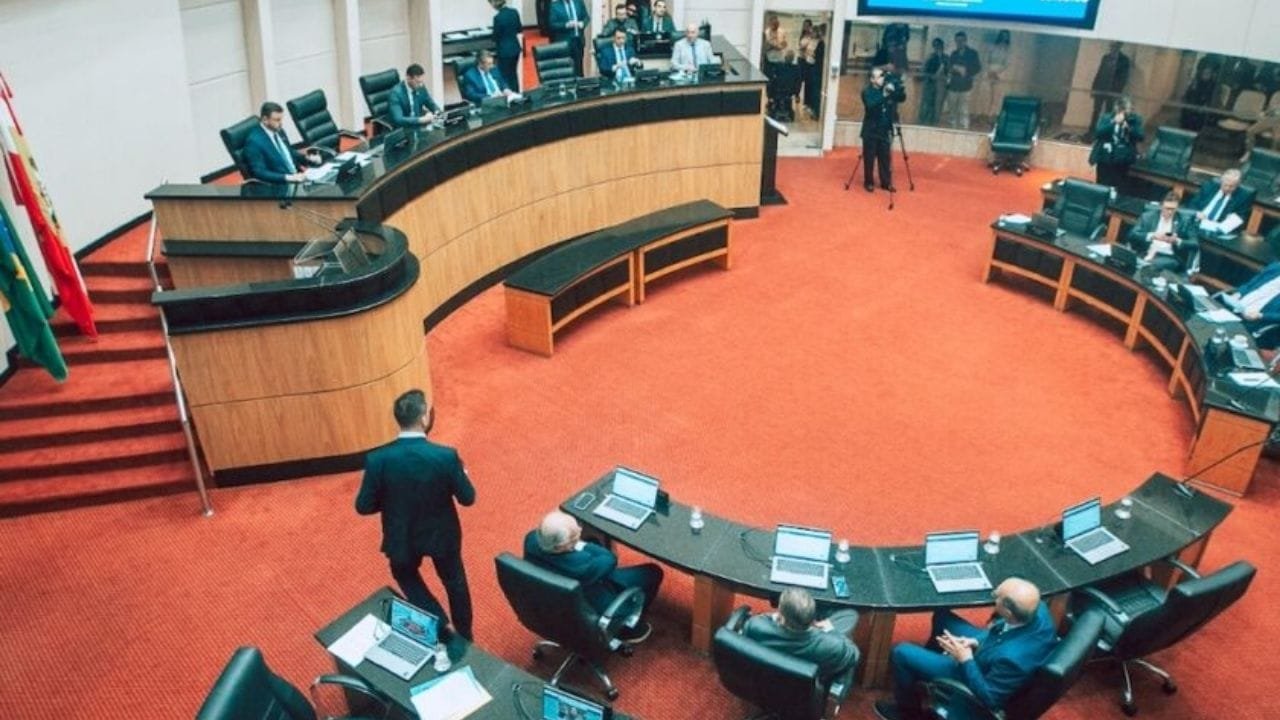 Cadastro Estadual pessoas em situação de rua,PL 227/2025 Santa Catarina,políticas públicas SC,reinserção social SC,deputado Alex Brasil