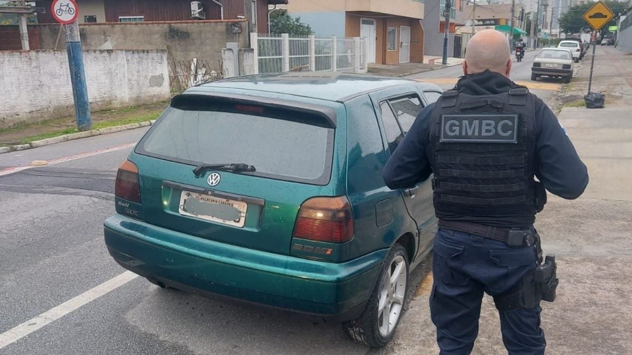 carro furtado,veículo recuperado,Balneário Camboriú,Guarda Municipal
