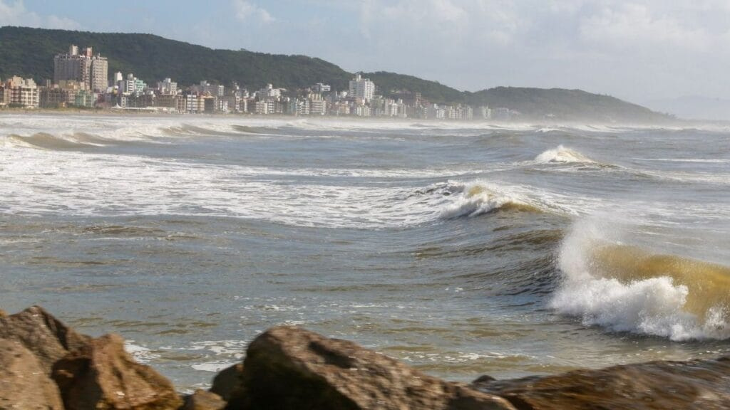 ventos fortes Santa Catarina,ciclone extratropical SC,neve Planalto Sul