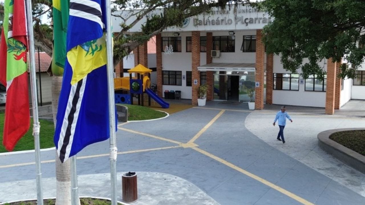 Balneário Piçarras,concurso público,processo seletivo,IBAM,saúde,educação,manutenção,vagas temporárias,edital prefeitura