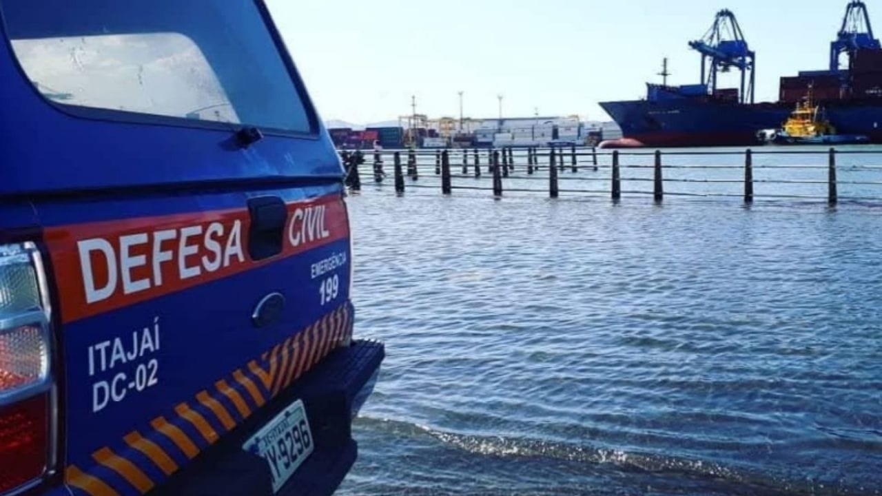 alerta Itajaí,mar agitado Itajaí,alagamentos Itajaí,ciclone extratropical,temperatura abaixo de 10 graus