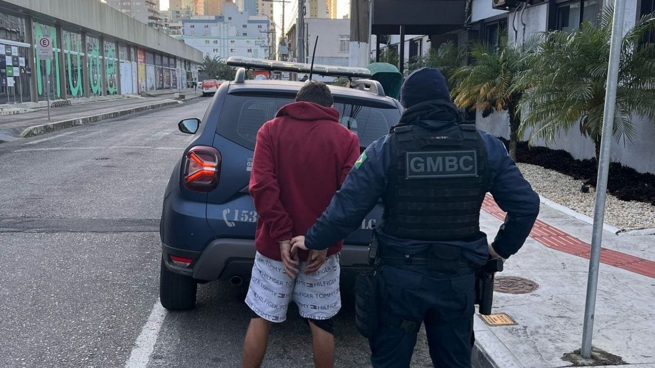 prisão em flagrante,Guarda Municipal Balneário Camboriú,dano ao patrimônio