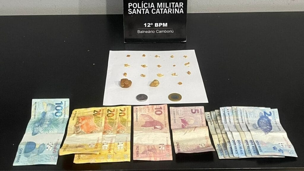 prisão tráfico Camboriú,crack apreendido,PM Camboriú,combate ao tráfico,operação policial Taboleiro