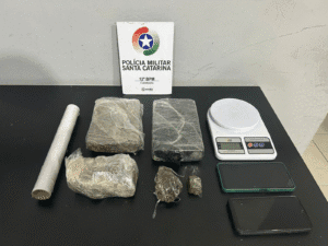 prisão por tráfico,apreensão drogas SC,Polícia Militar Balneário Camboriú