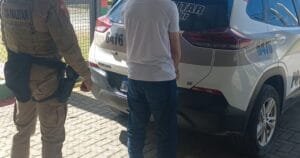 prisão Balneário Camboriú,foragido homicídio,Polícia Militar SC,mandado pensão alimentícia