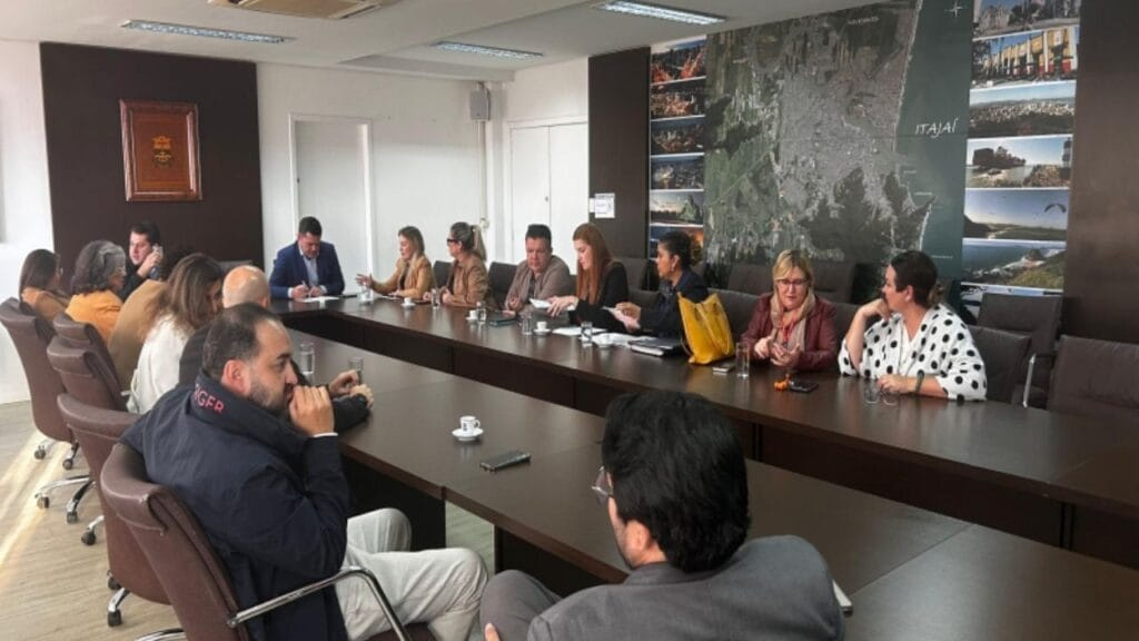 Plano Municipal Infância e Adolescência,Balneário Camboriú PMIA,políticas públicas crianças,atualização PMIA,proteção adolescentes